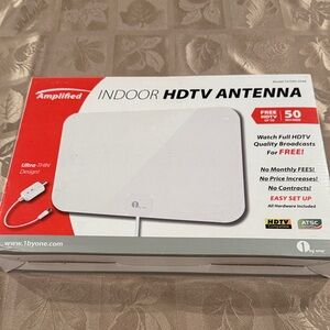 New In Box. 1byone Digital Amplified Indoor HDTV antenna
